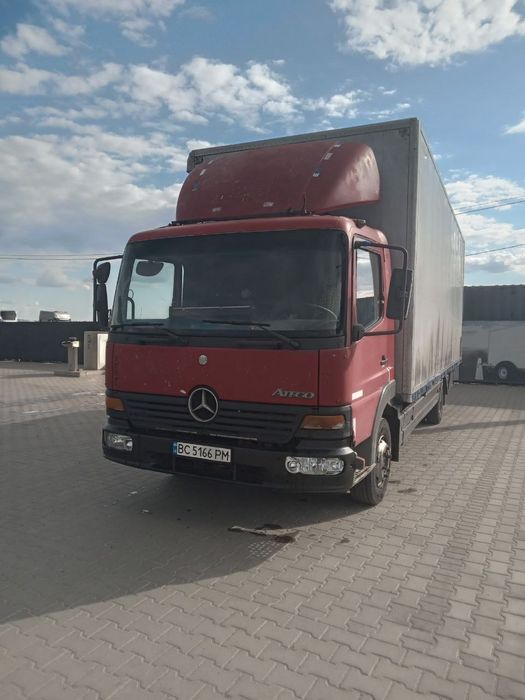 Автомобіль Мерседес 817