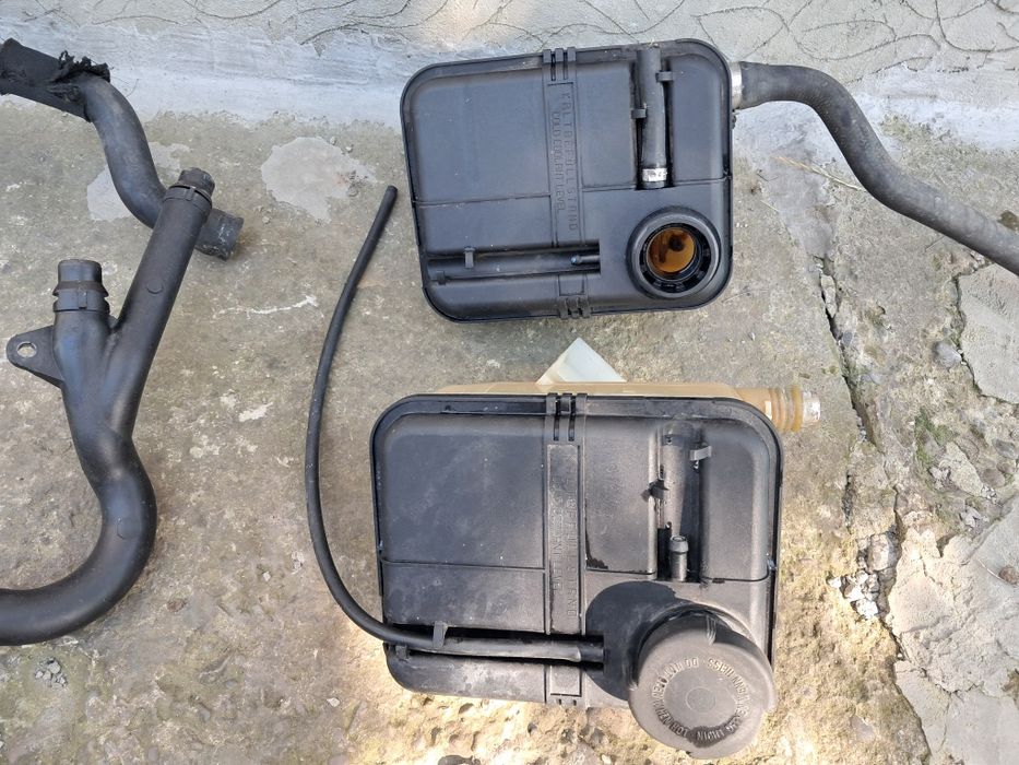 Продам росширительный бачок,патрубки на BMW E39 E38 E46 БМВ Е39 Е38