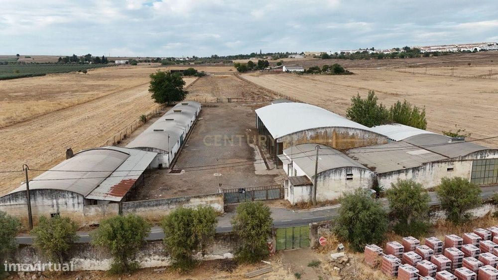 Beja, 2,040.150 m² of Various Warehouses Installed on 7,190.690 m² of Land