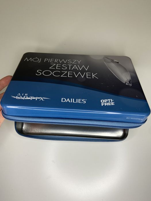 Pojemnik; zestaw moich pierwszych soczewek