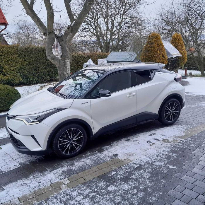 Toyota C-HR 2018 r. Hybryda niski przebieg