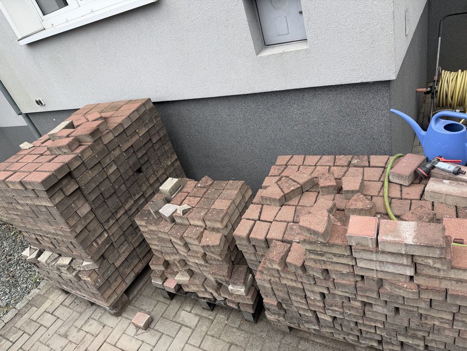 Kostka brukowa 8cm używana czerwona