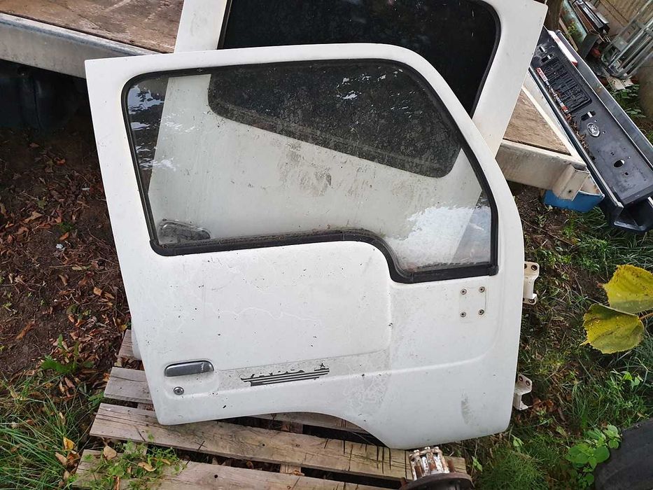 Drzwi Cabstar 99-06 bez korozji