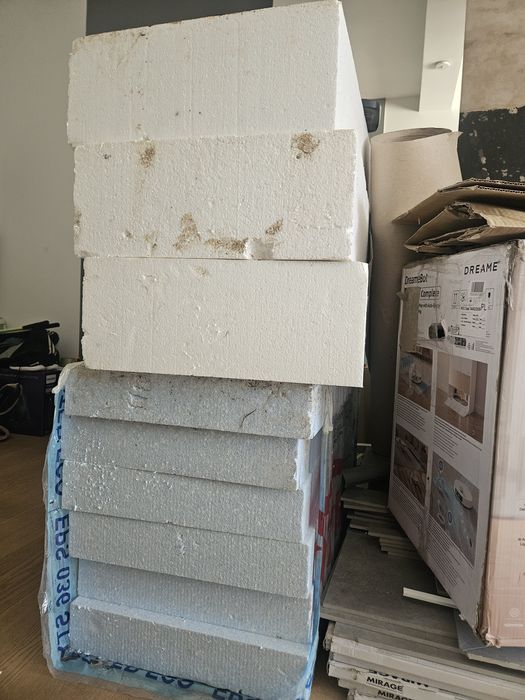 Styropia po budowie 2 kostki 10cm i 20cm