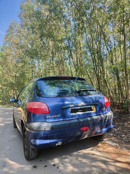 PEUGEOT 206 de 1999 (bem estimado)