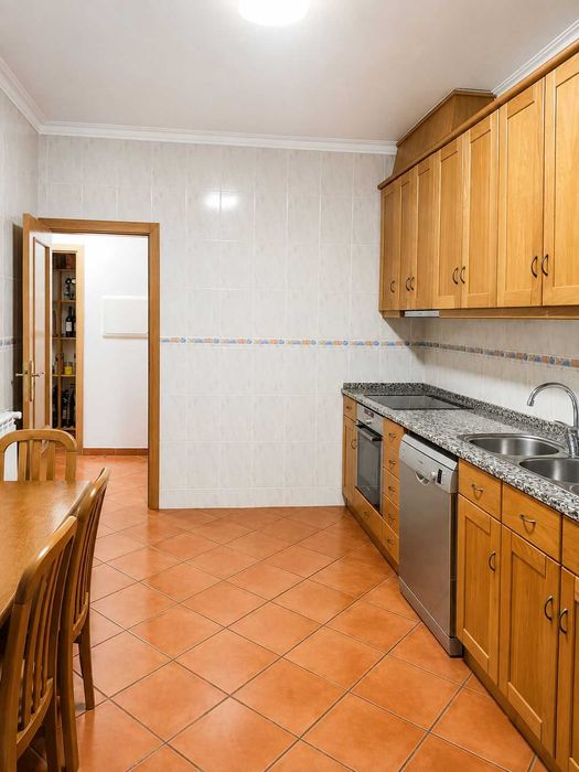 Apartamento T3 à venda na Rua Nova da Vila