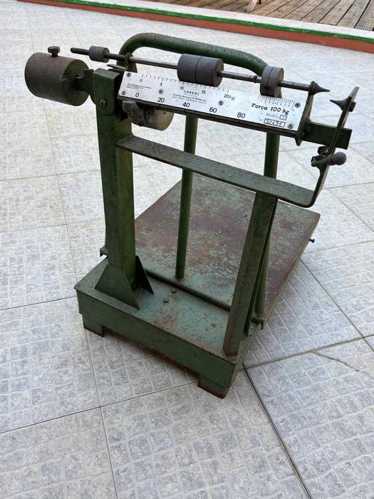 Balança da marca Cabral 100 kg
