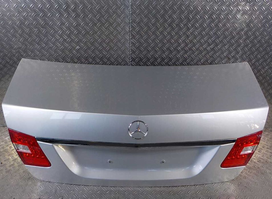 Mercedes E-CLASS W212 Кришка багажника