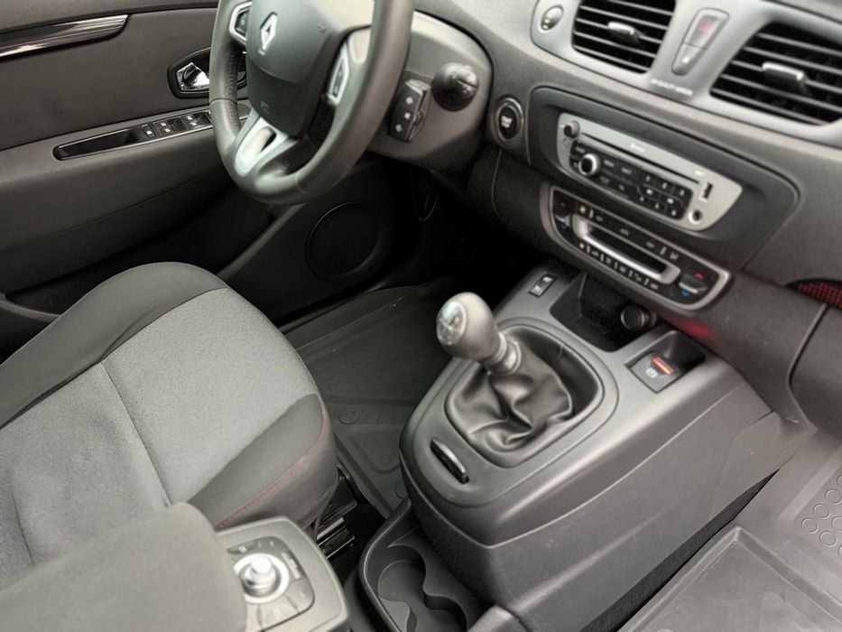 RENAULT MEGANE SCENIC  2012 р.в, рест к9к на механ-6