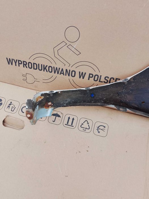 TOYOTA HILUX 05-12 2005-2012 BŁOTNIK prawy przedni przód