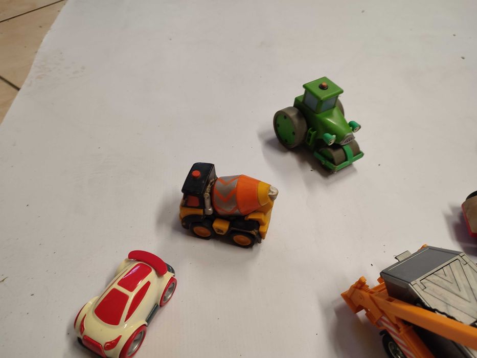 Zestaw samochodzików do piaskownicy