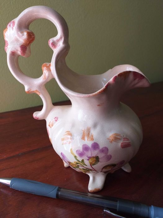 Taça em metal e leiteira