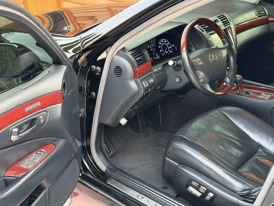 Продам Lexus LS460 L OTTOMAN 2007