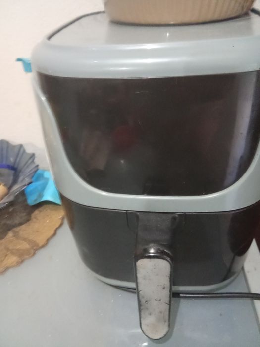 Vendo air fryer para peças