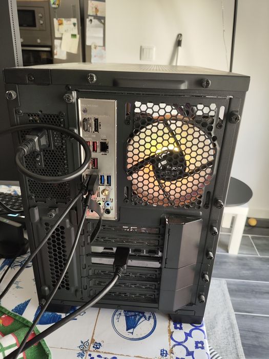 PC Gaming Ryzen 7 7800X3D + RTX 5070 | 32GB DDR5 | Lian Li O11 Mini