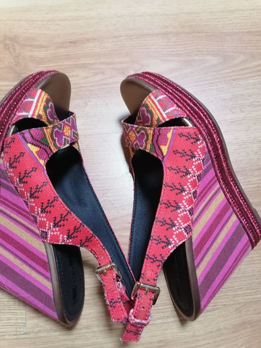 Sandały na koturnie Geox Respira 37