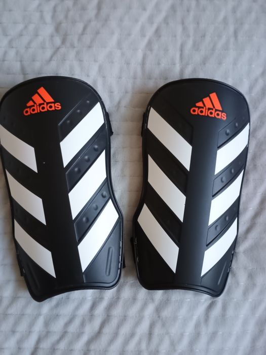 Ochraniacze piłkarskie Adidas