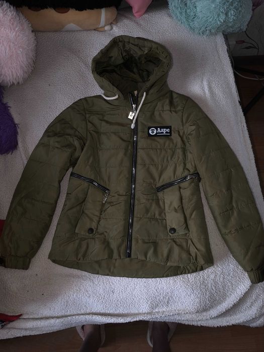 Куртки на выбор, одну отдам бесплатно