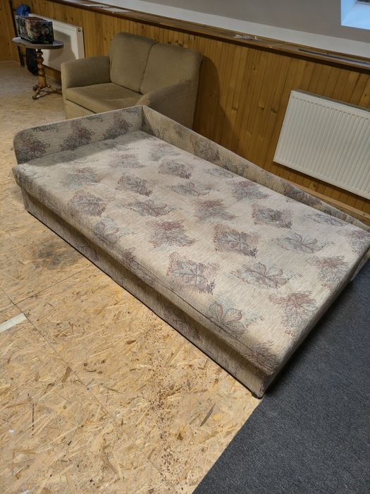 Tapczan  w dobrym stanie