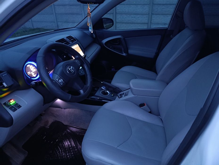 Продам Тайоту елктро