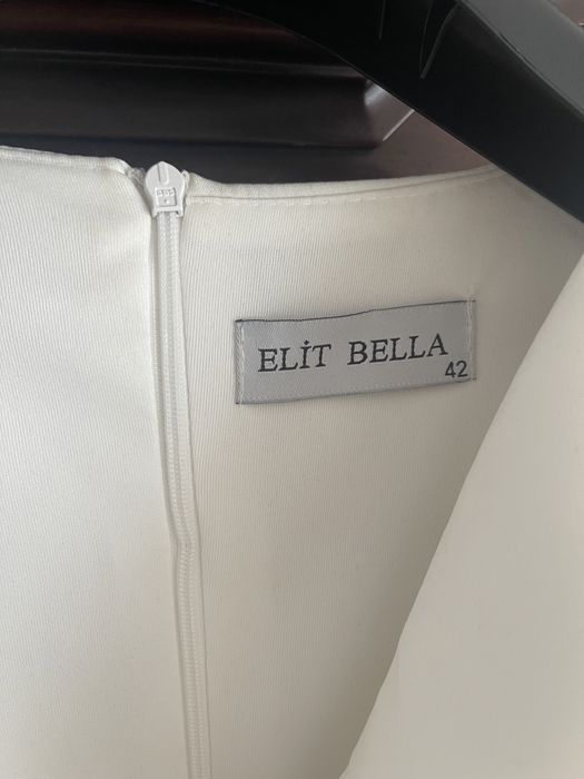 Biała sukienka ślubna