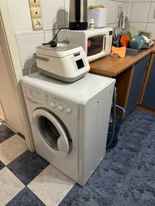Пральна машина Indesit WISL 105 X (5 кг, вузька 40 см)