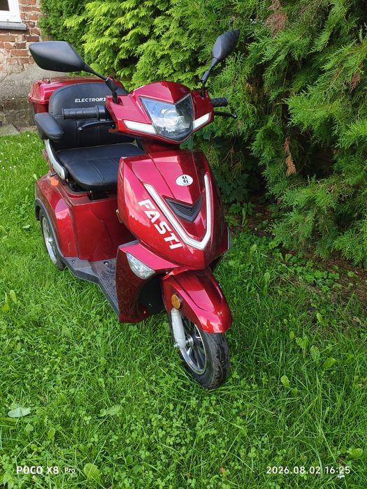 Skuter trójkołowy Fasti 3