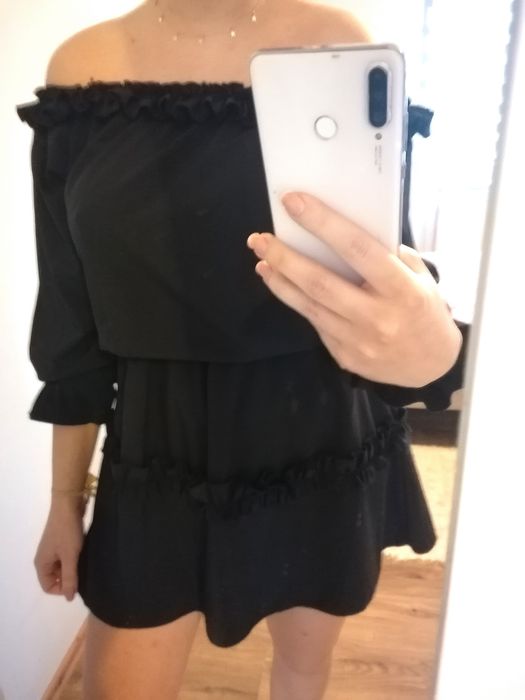 Czarna sukienka hiszpanka