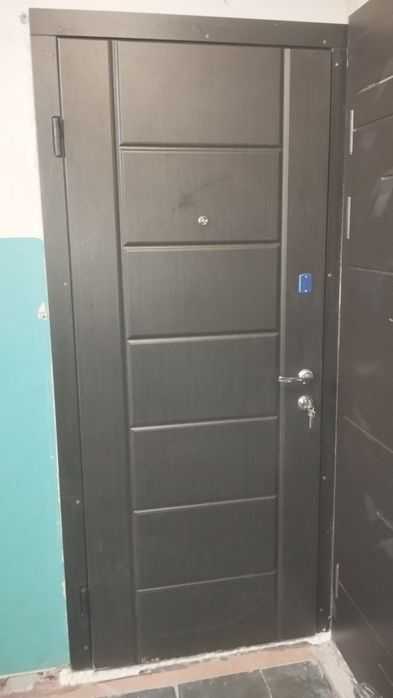 Монтаж вхідних дверей,вікон,на заміри і установка працю по обл Черк