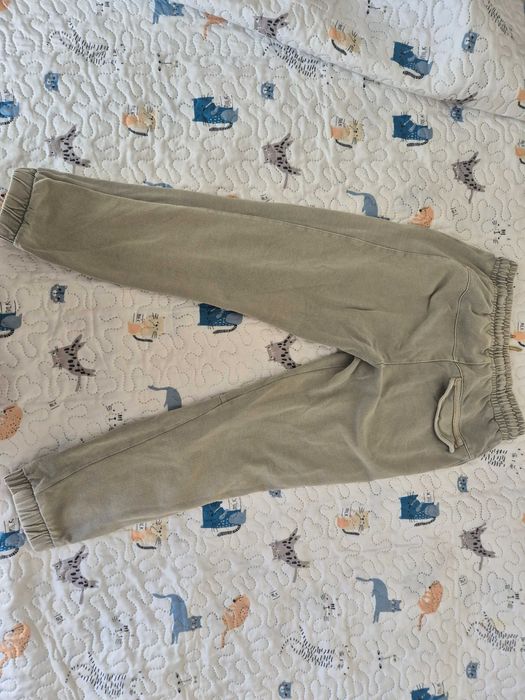 Spodnie chłopięce dresowe joggery Reserved 140