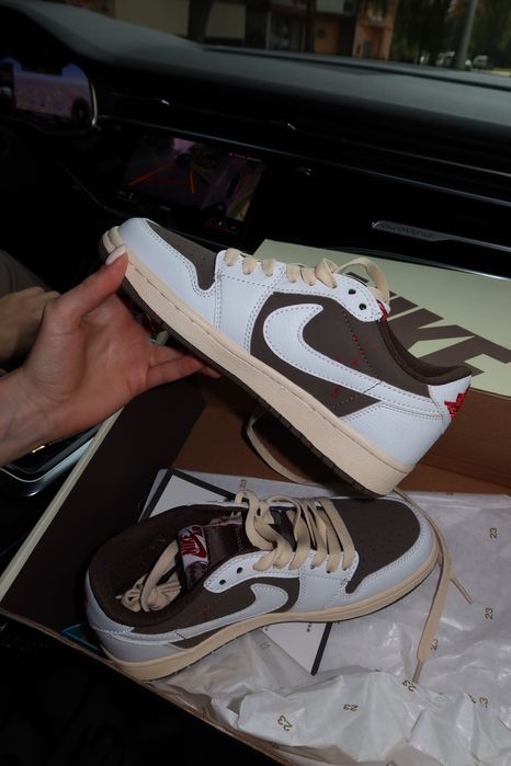 Кросівки Nike x  Travis Scott