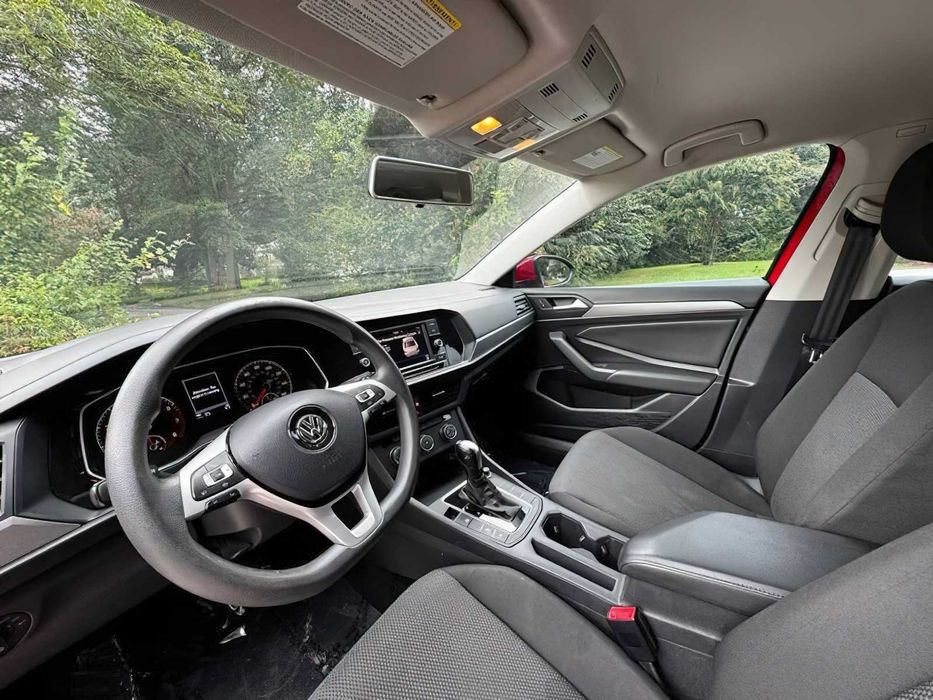 Volkswagen Jetta      2019