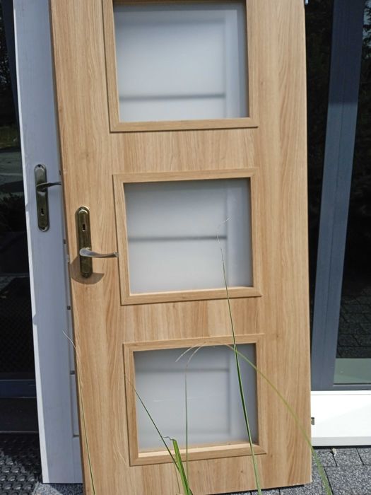 sprzedam drzwi 2 sztuki