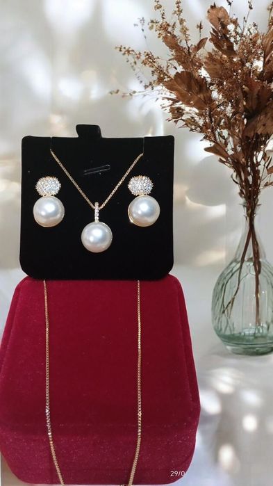 Jóias,lisas e pedrarias