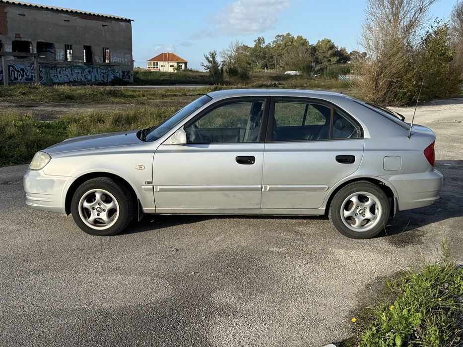 Hyundai accent 200464846428950786121