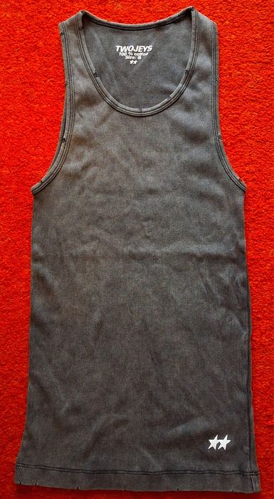 Conjunto T-shirt sem mangas, colar e pulseira da TwoJeys