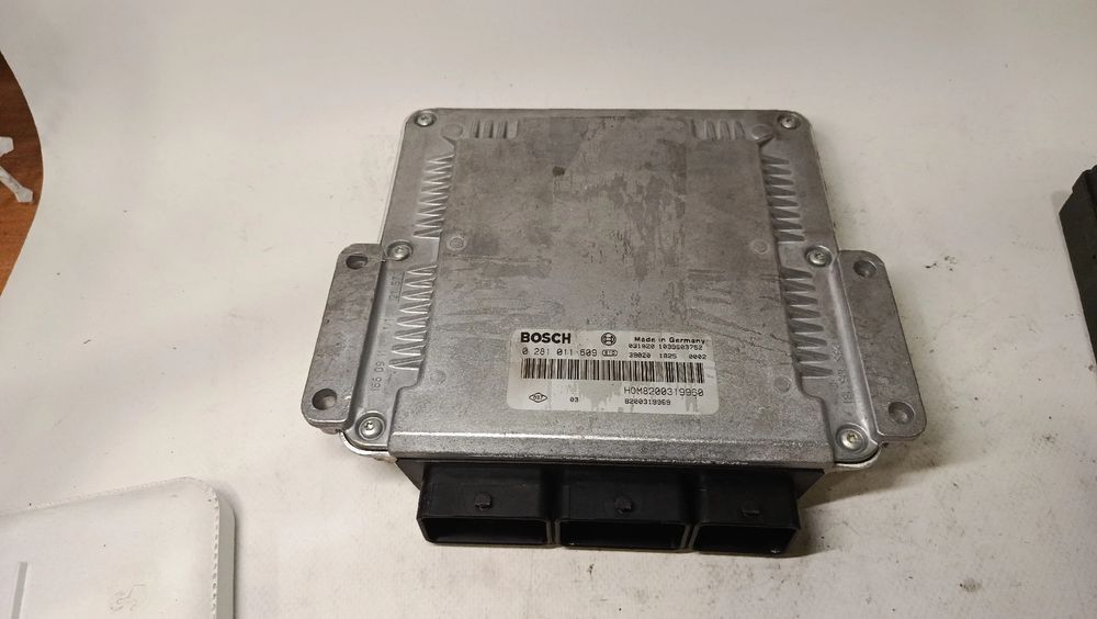 Centralina motor / ECU VOLVO V40 Combi (VW)