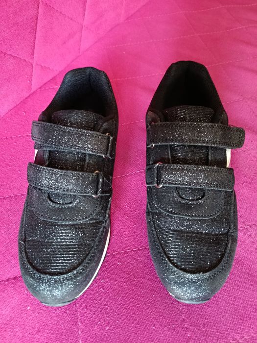 Продам кросівки для дівчинки,розмір 35