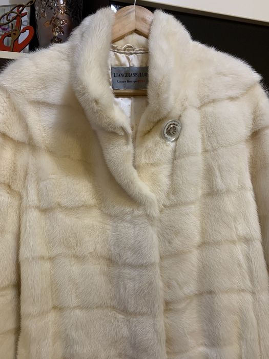 Шуба біла натуральне хутро норка