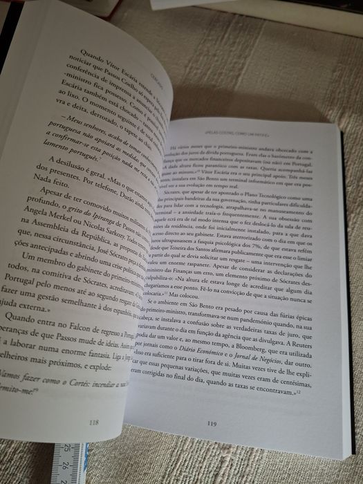 Cercado livro sobre José Sócrates