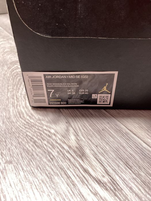 Nike  jordan 1 mid SE 25 см кросівки 40 розмір