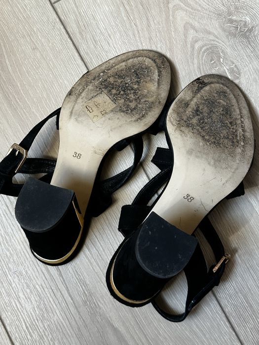 Sapatos salto alto em pele - PEL’ARTE (COMO NOVOS)