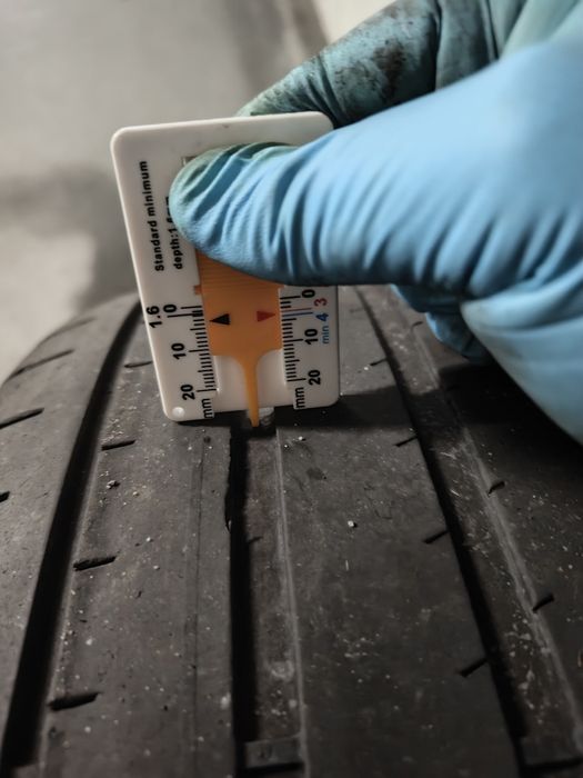 Pneus Goodyear 235/45 R17