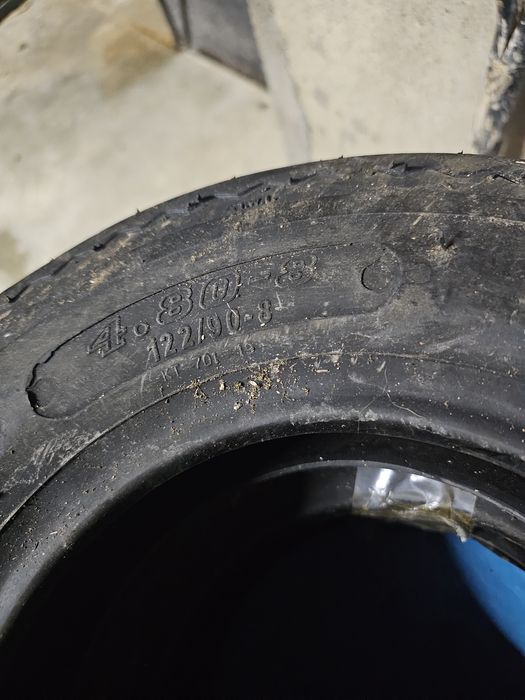 Pneus novos para reboque