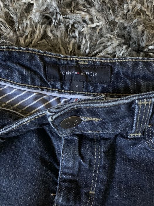 Komplet sweter romby i spodnica mini jeans Tommy Hilfiger