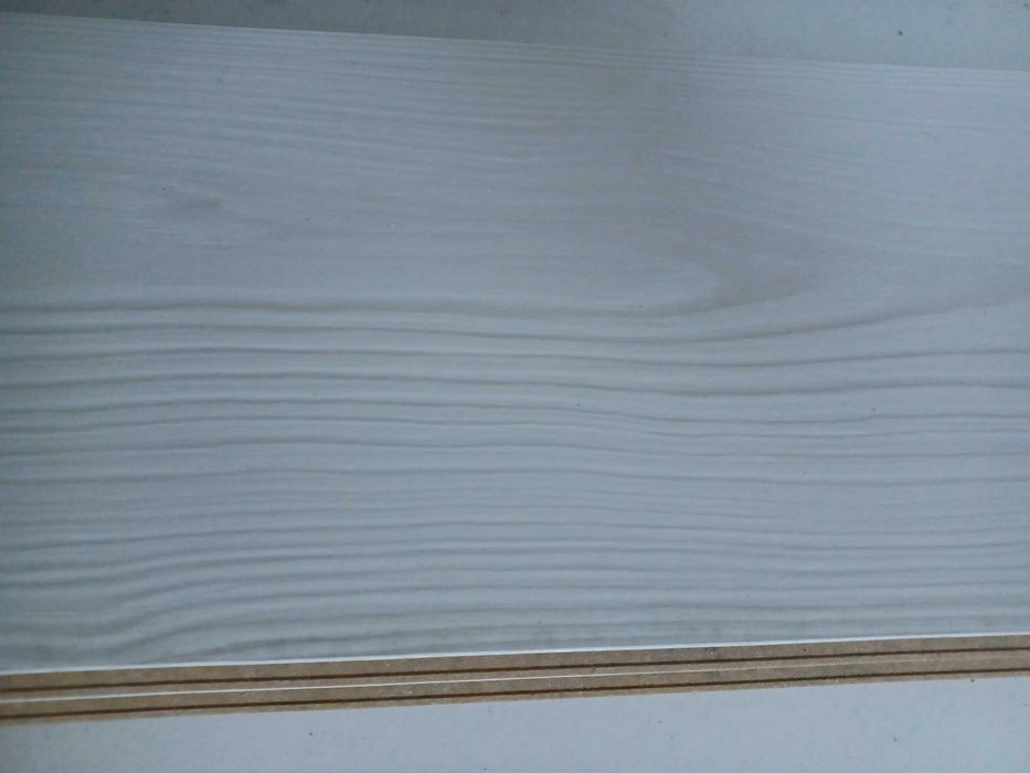 Piso Laminado - Pinho Invery Branco - EGGER PRO - 9,25 m2 - Novo