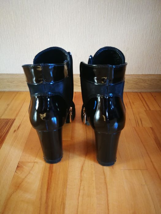 Нові ботінки, ботильйони шкіра 40р.