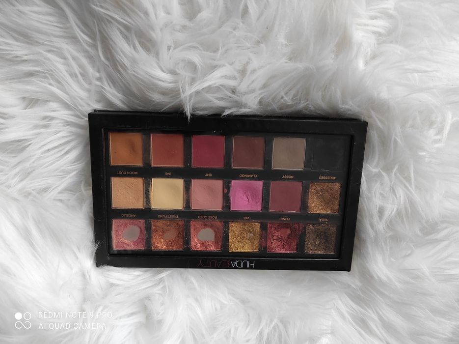 Paletka Huda Beauty rose gold