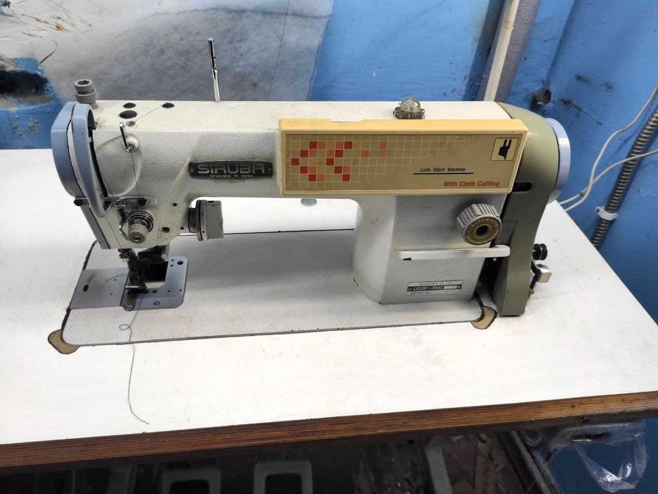 Siruba L818F-RM1 Промислова швейна машина з обрізкою.
