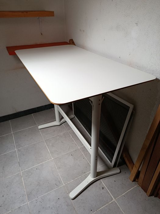 Mesa de sala ou cozinha ou exterior